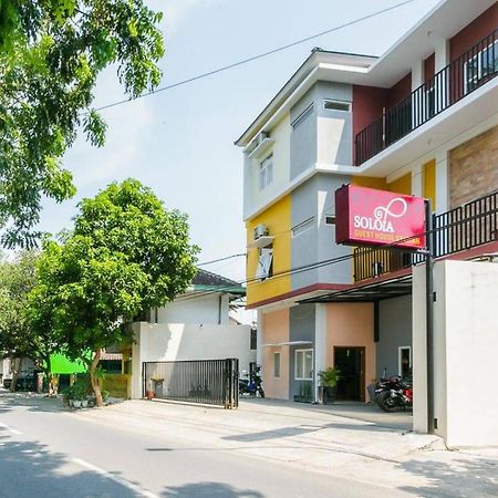 מלון Surakarta  Reddoorz Syariah Near Purwosari Train Station מראה חיצוני תמונה