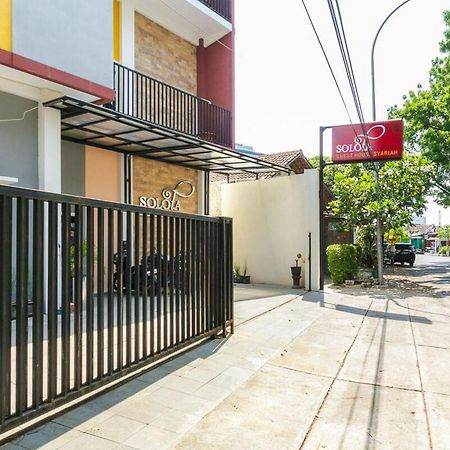מלון Surakarta  Reddoorz Syariah Near Purwosari Train Station מראה חיצוני תמונה