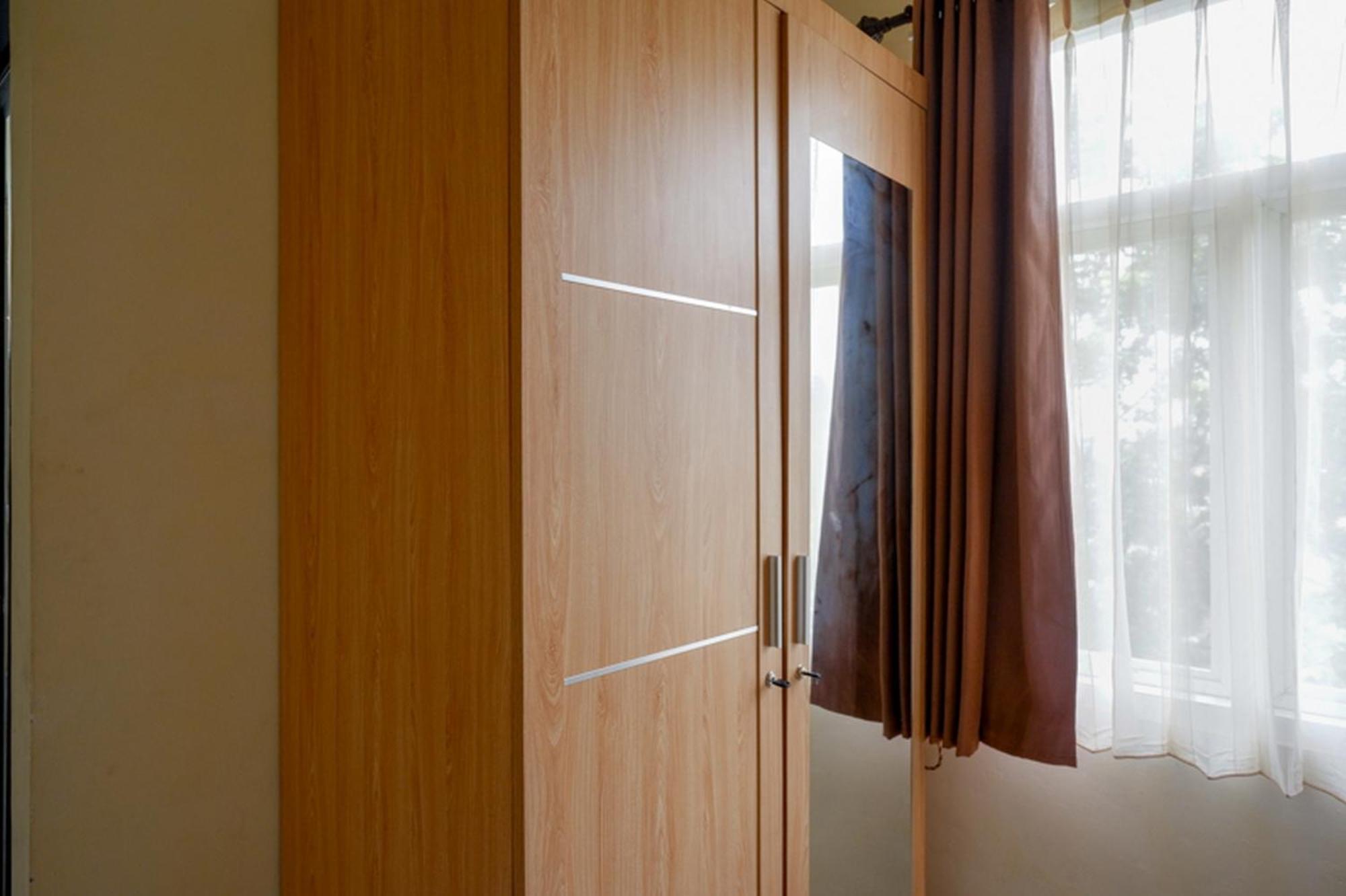 מלון Surakarta  Reddoorz Syariah Near Purwosari Train Station מראה חיצוני תמונה